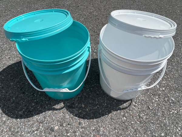 2.5 Gallon Bucket with Lid